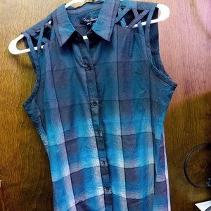 Foxy Jeans sleeveless shoulder cut out button down shirt